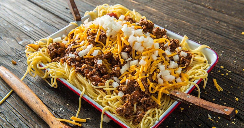 Braised-Cincinatti-Chili_Traeger-Wood-Pellet-Grills_RE_HE_M