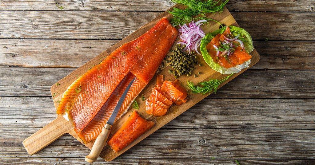 Cold-Smoked-Salmon-Gravlax_Traeger-Wood-Pellet-Grills_RE_HE_M
