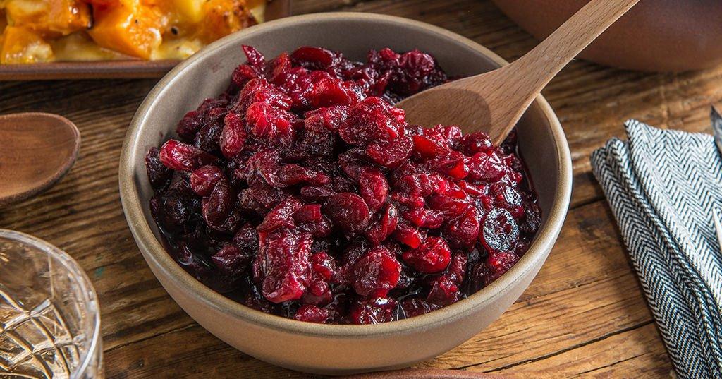 Cranberry-Sauce-Cinnamon_Traeger-Wood-Pellet-Grills_RE_HE_M