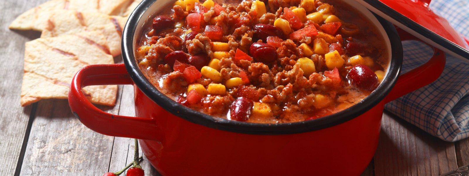 DW_Recipe_meaty_beer_beans_Hero