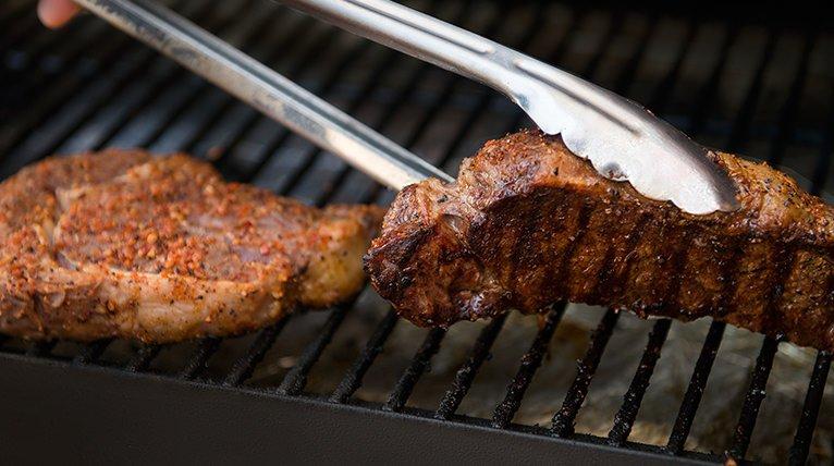 GM_1215_Cold_Weather_Essentials_Meat_on_Grill_BG