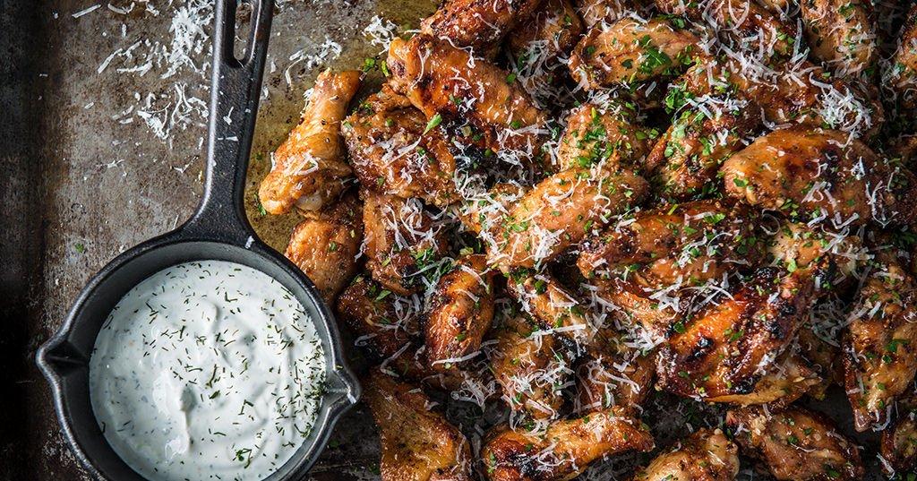 Garlic-Parmesan-Wings_Traeger-Wood-Fired-Grills_RE_HE_M
