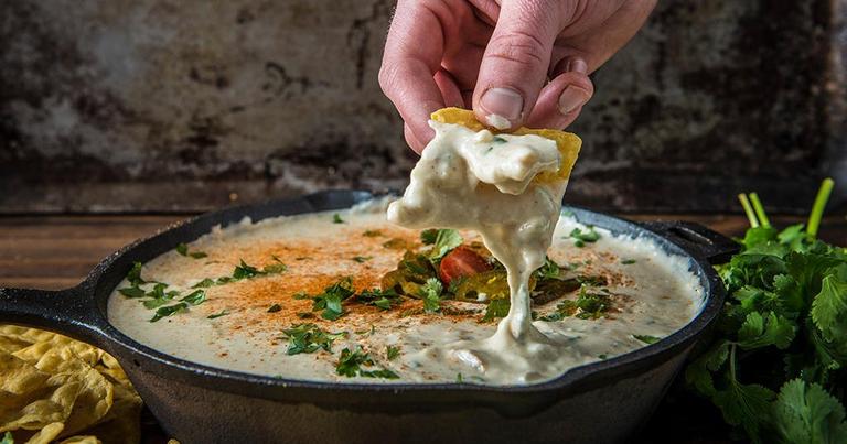 Queso-Blanco-Dip_Traeger-Wood-Fired-Grills_RE_HE_M