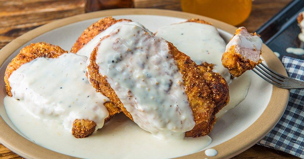 Smothered-Pork-Chops_Traeger-Wood-Pellet-Grills_RE_HE_M