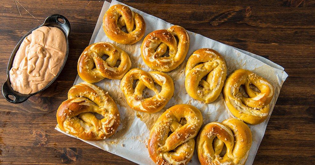 Soft-Pretzel-Beer-Cheese-Sauce_Traeger-Wood-Pellet-Grills_RE_HE_M