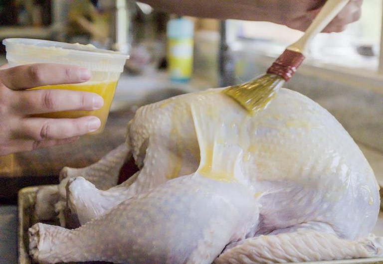 Spatchcock-your-turkey-Season-w_-olive-oil_BG