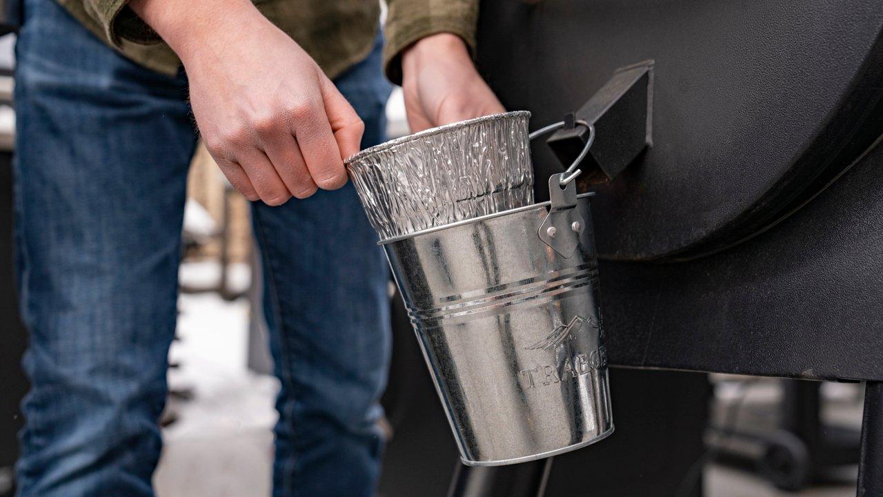 Spring_Cleaning_Your_Traeger_Grill