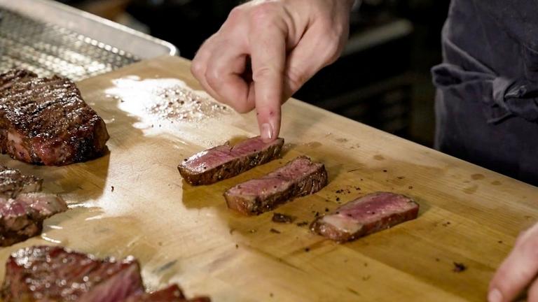 Techniques_Tips_How_to_Properly_Rest_a_Steak_001