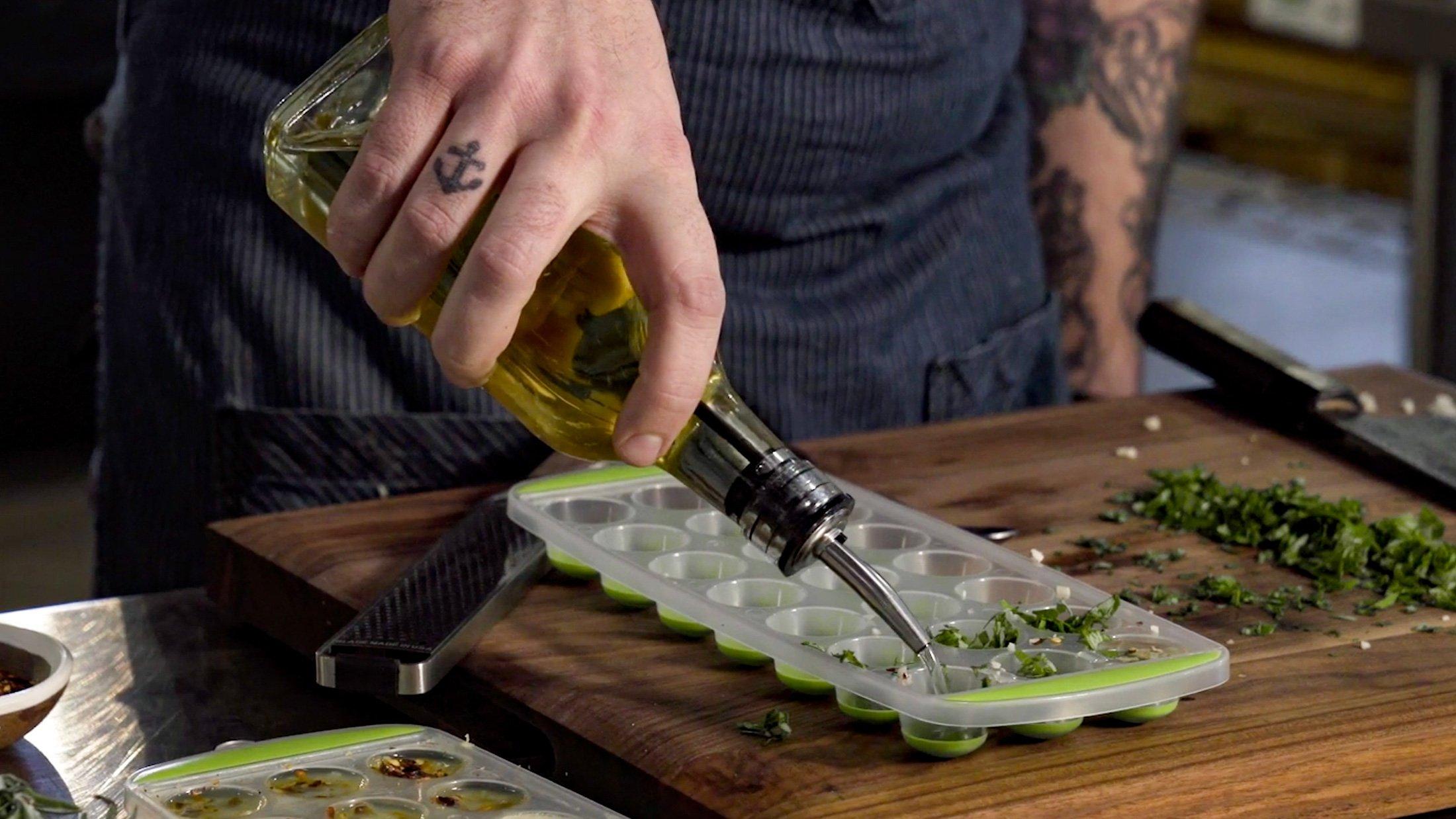 Techniques_Tips_Saving_Fresh_Herbs_with_Dennis_Prescott_001