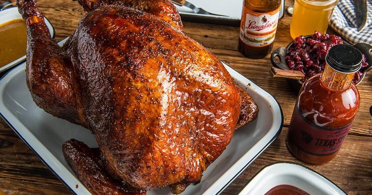 Thanksgiving-BBQ-Turkey-2_Traeger-Wood-Pellet-Grills_RE_HE_M