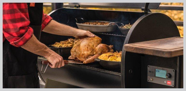 ThanksgivingTimeline_Thanksgivng_Human Element at grill_024@2x