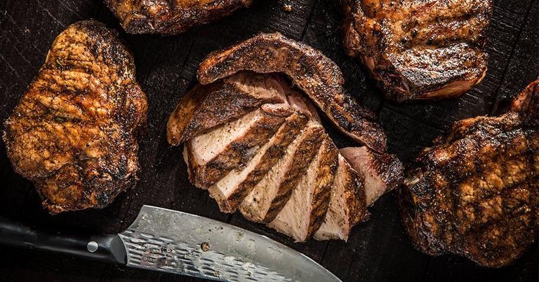 Thick-Cut-Pork-Chops_Traeger-Wood-Fired-Grills_RE_HE_M