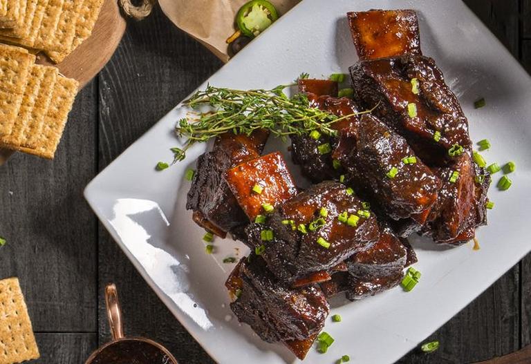 Traeger_5_Spice_Beef_Short_Ribs_0216_HE_M