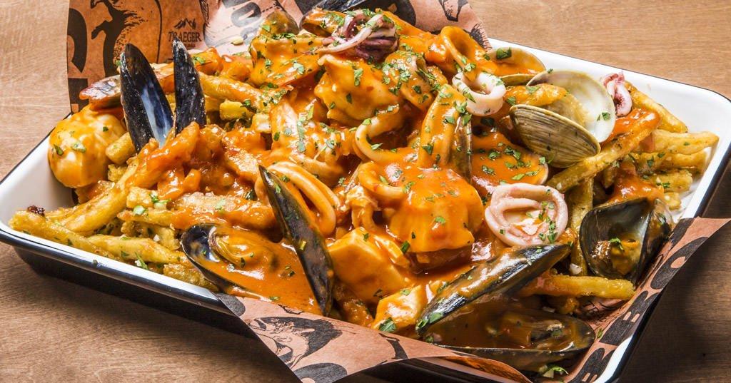 West_Coast_Cioppino_Fries_Traeger-Wood-Fired-Grills_RE_HE_M