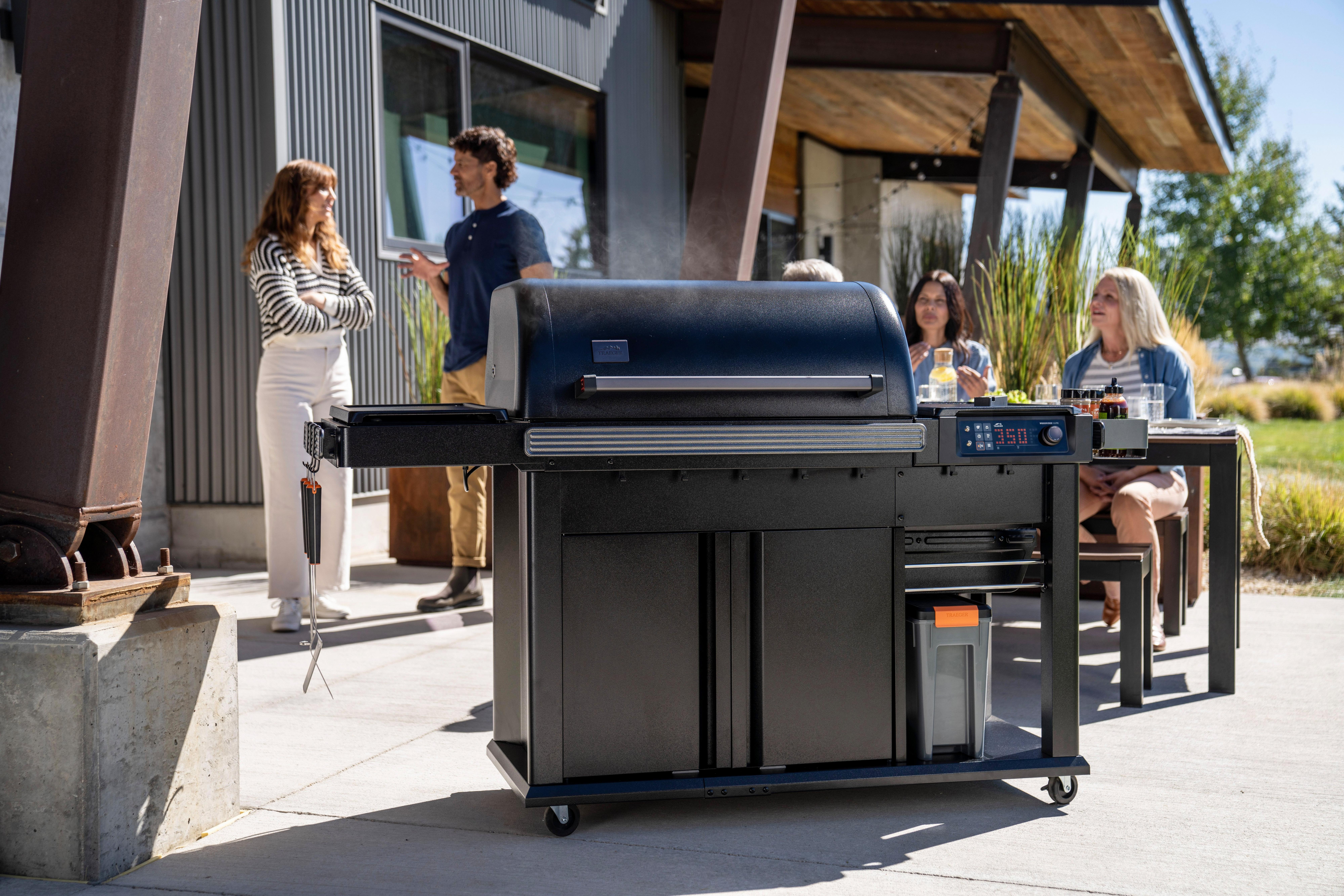 Woodridge-Elite_Lifestyle_w-people