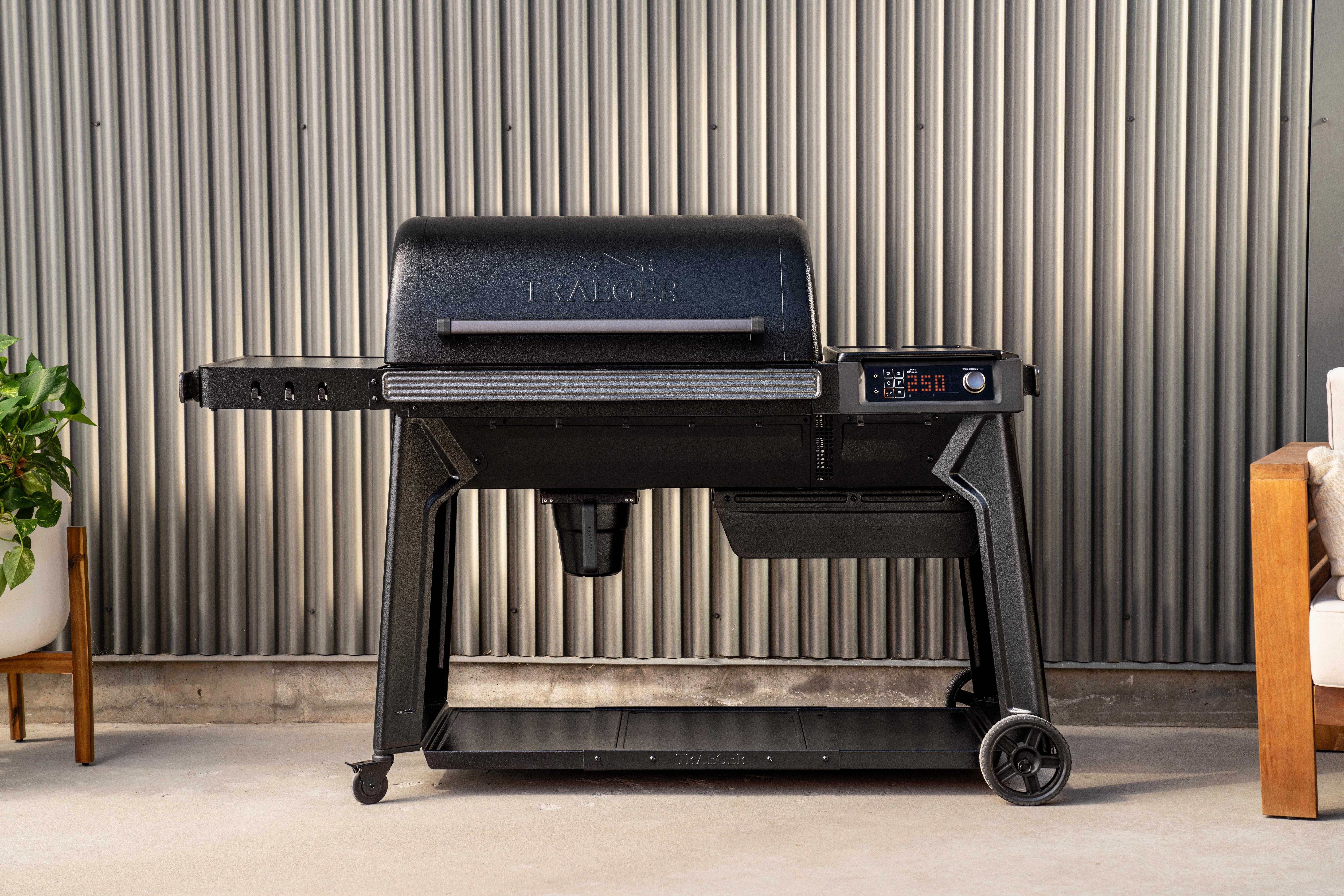Traeger Woodridge Pro Wood Pellet Grill - Traeger Grills