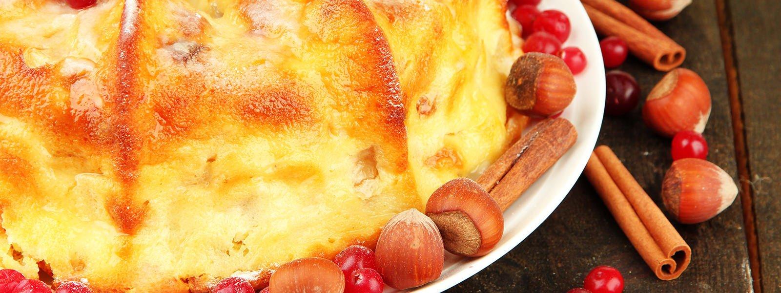 applesauce_cranberry_spice_cake_Hero