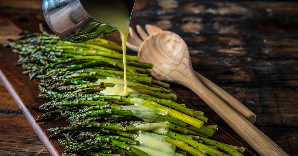 Grilled Asparagus and Hollandaise Sauce | Traeger Grills