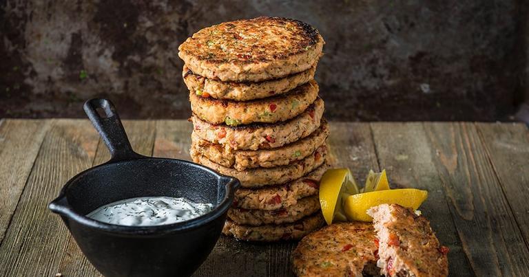 baked-salmon-cakes_Traeger-Wood-Fired-Grills_RE_HE_M