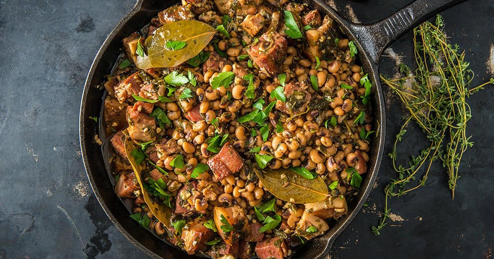 black-eyed-peas-bacon_Traeger-Wood-Fired-Grills_RE_HE_M