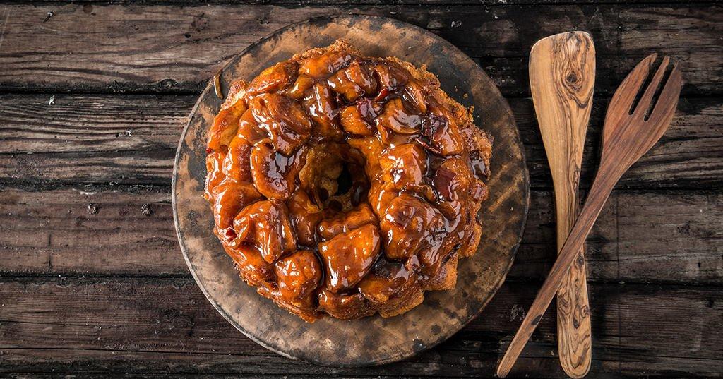 bourbon-monkey-bread_Traeger-Wood-Pellet-Grills_RE_HE_M