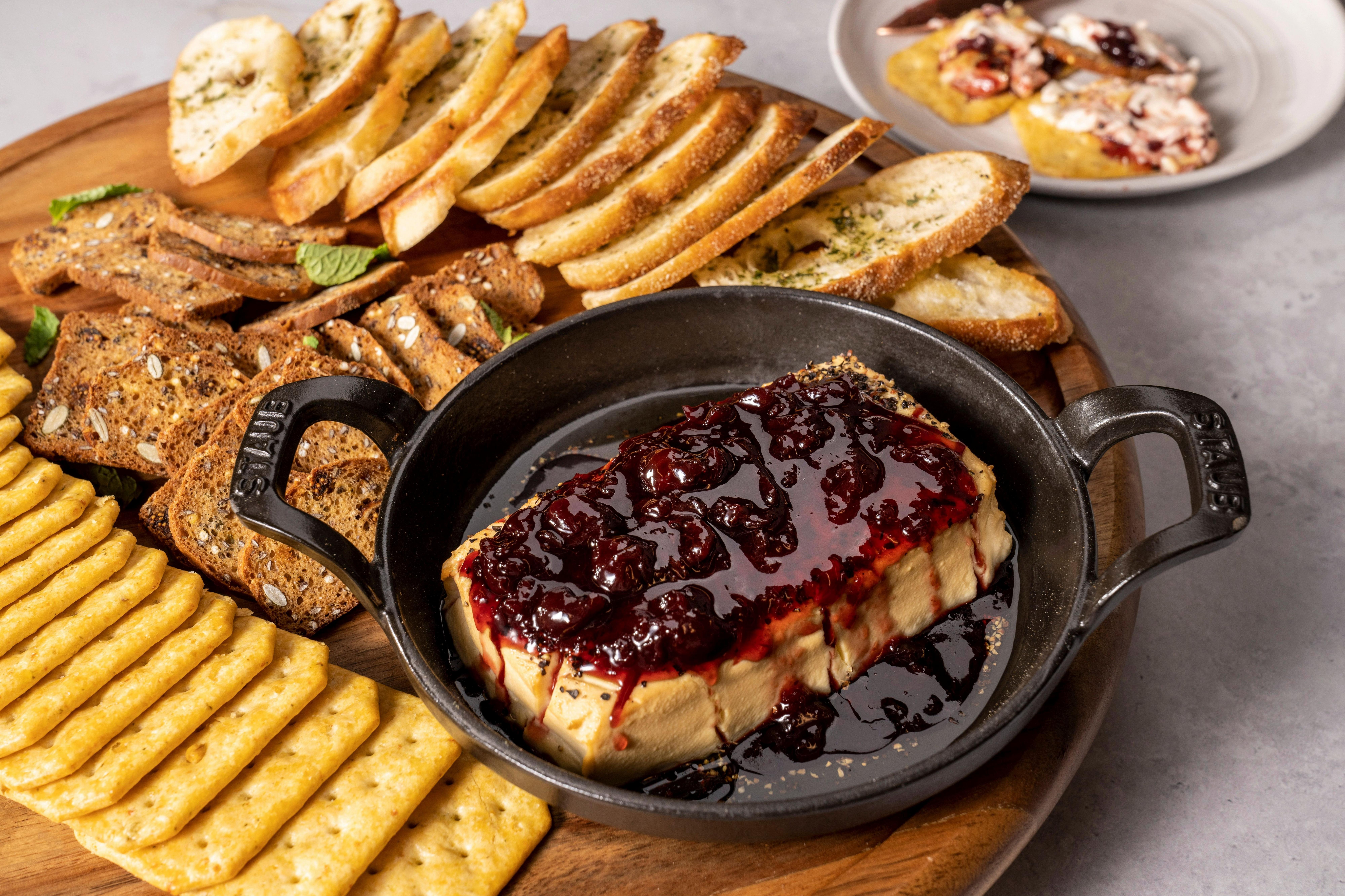 cherry-and-black-pepper-smoked-cream-cheese-SEO