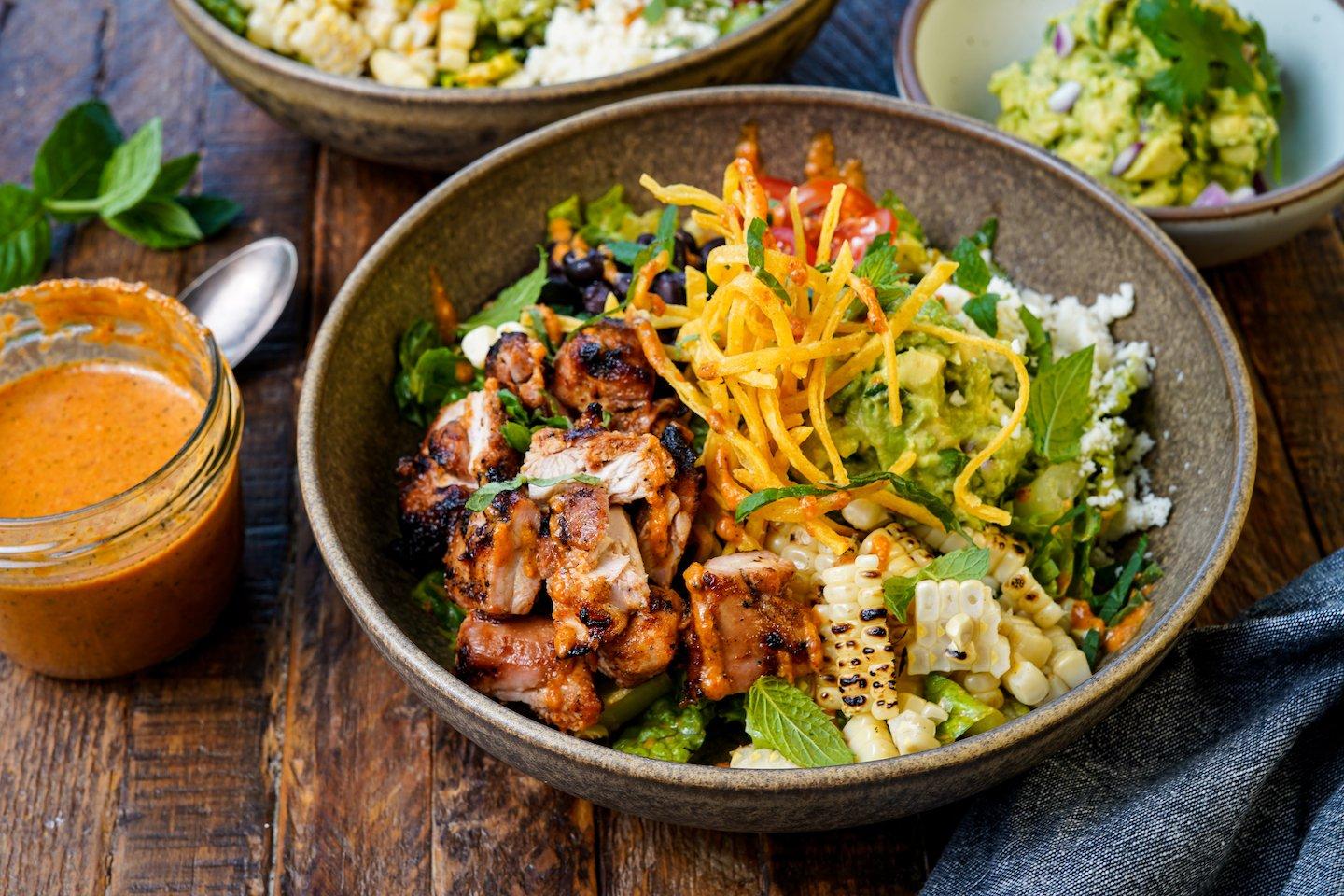 chipotle-lime-chicken-bowls-guacamole