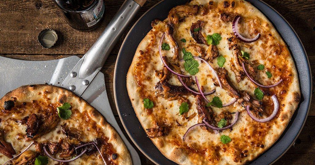 pulled-pork-pizza_Traeger-Wood-Fired-Grills_RE_HE_M