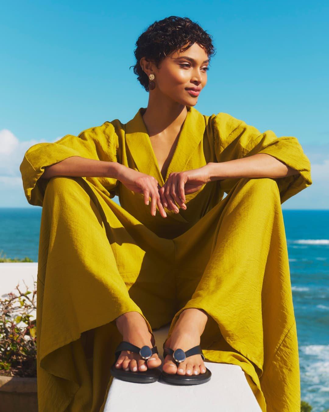 how did ladies dress in the 70s Stunning Photos of 1970s Female Outfits That You May Want Them to Come Back Again #50offSale