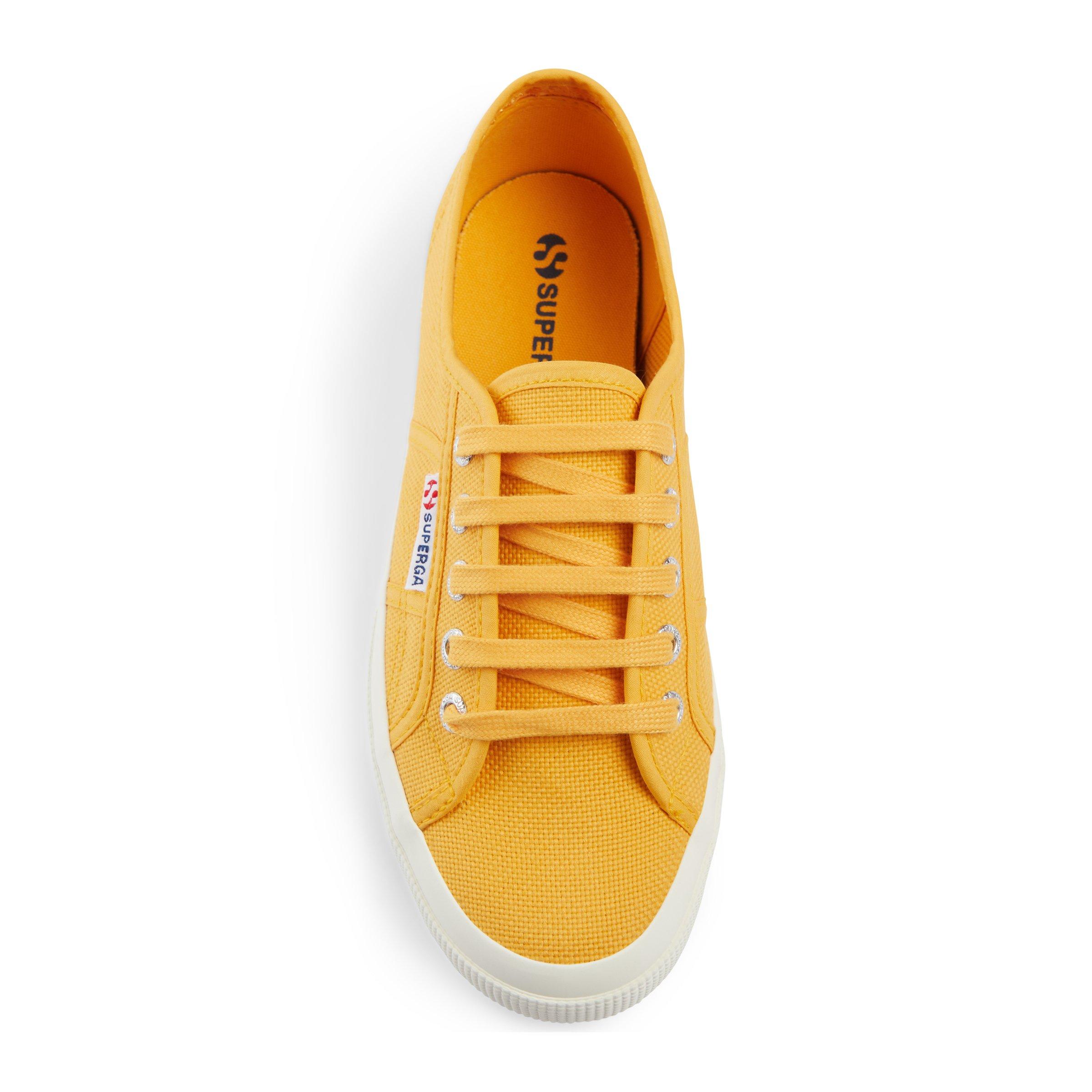 Yellow supergas store