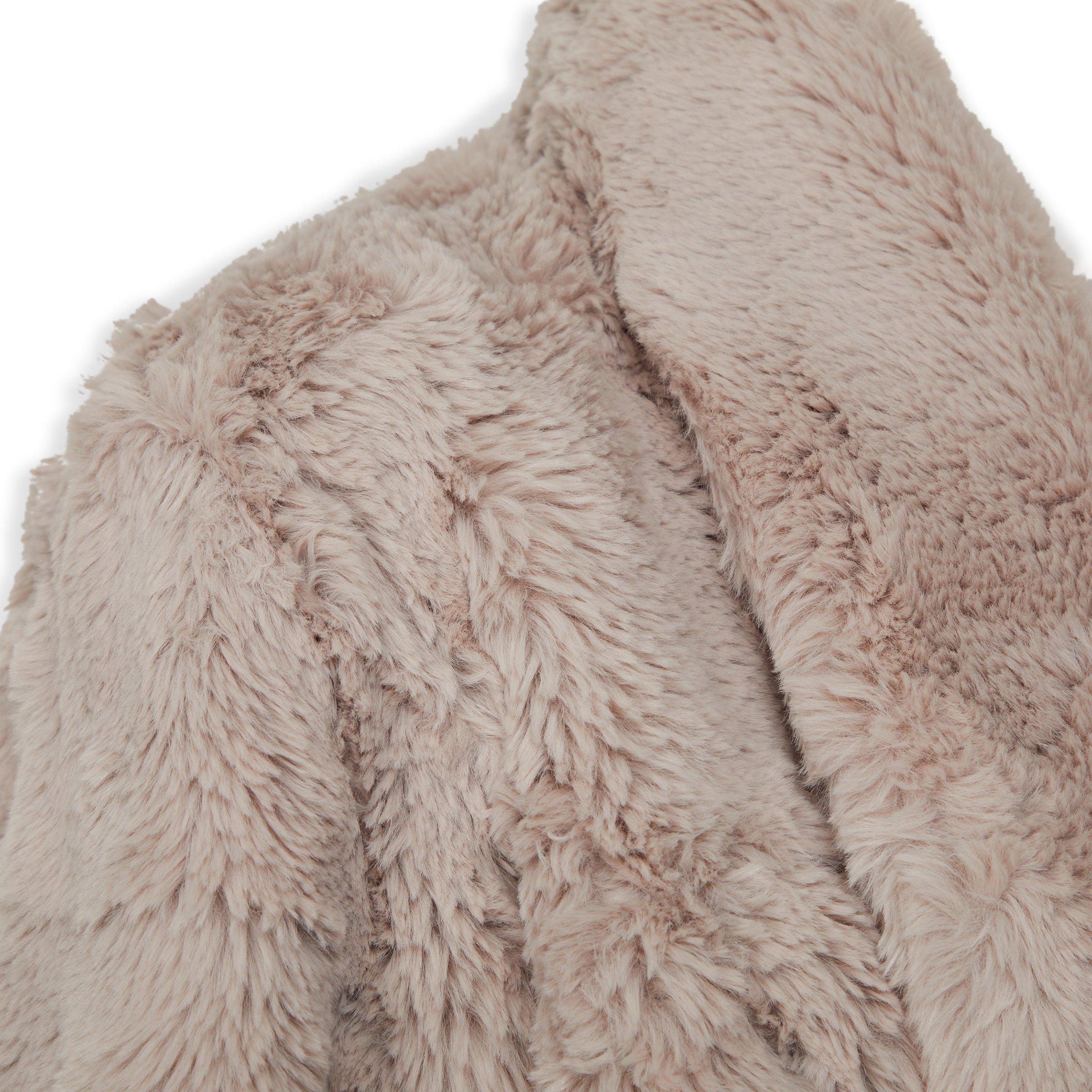 Fur coats at truworths hotsell