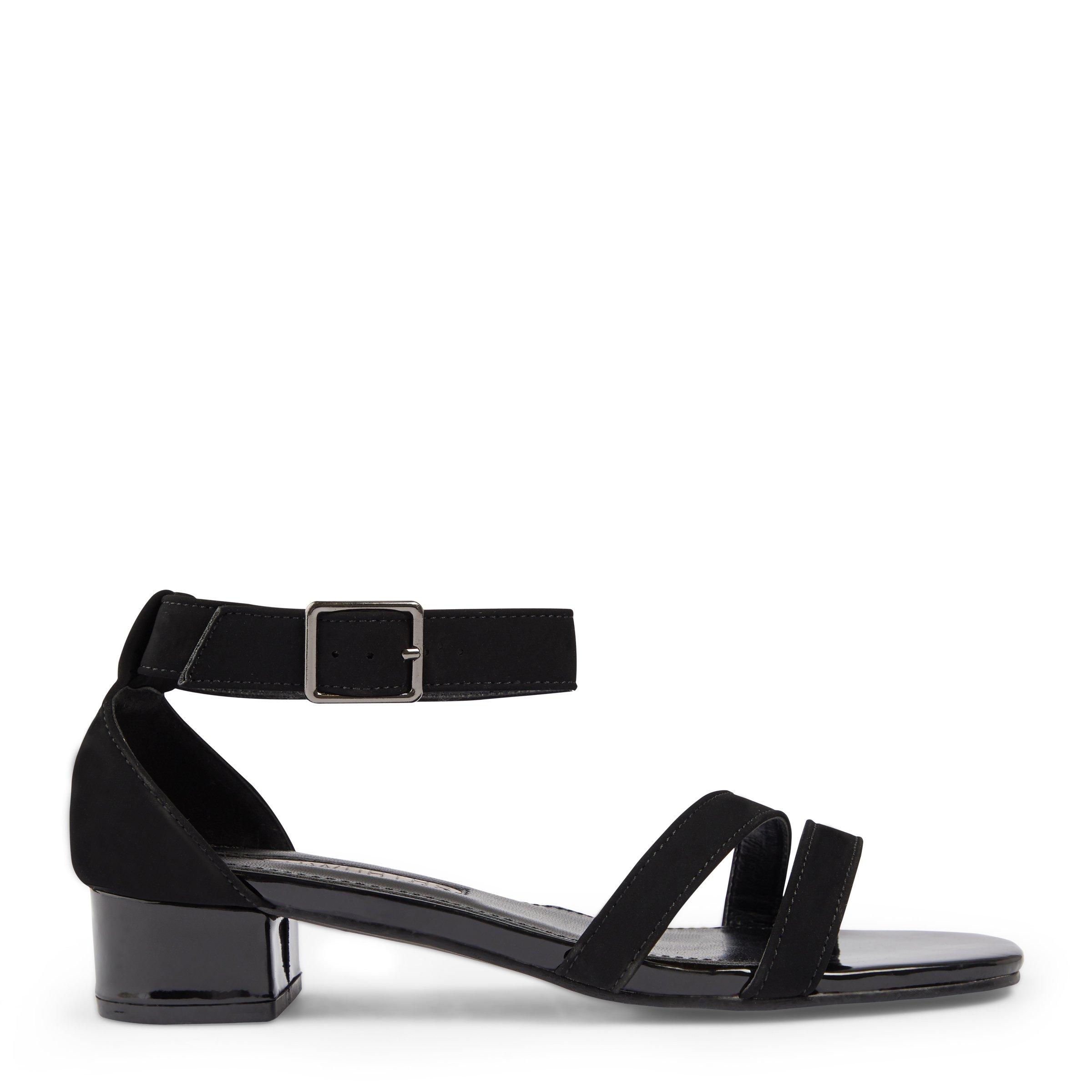 Black low online sandals