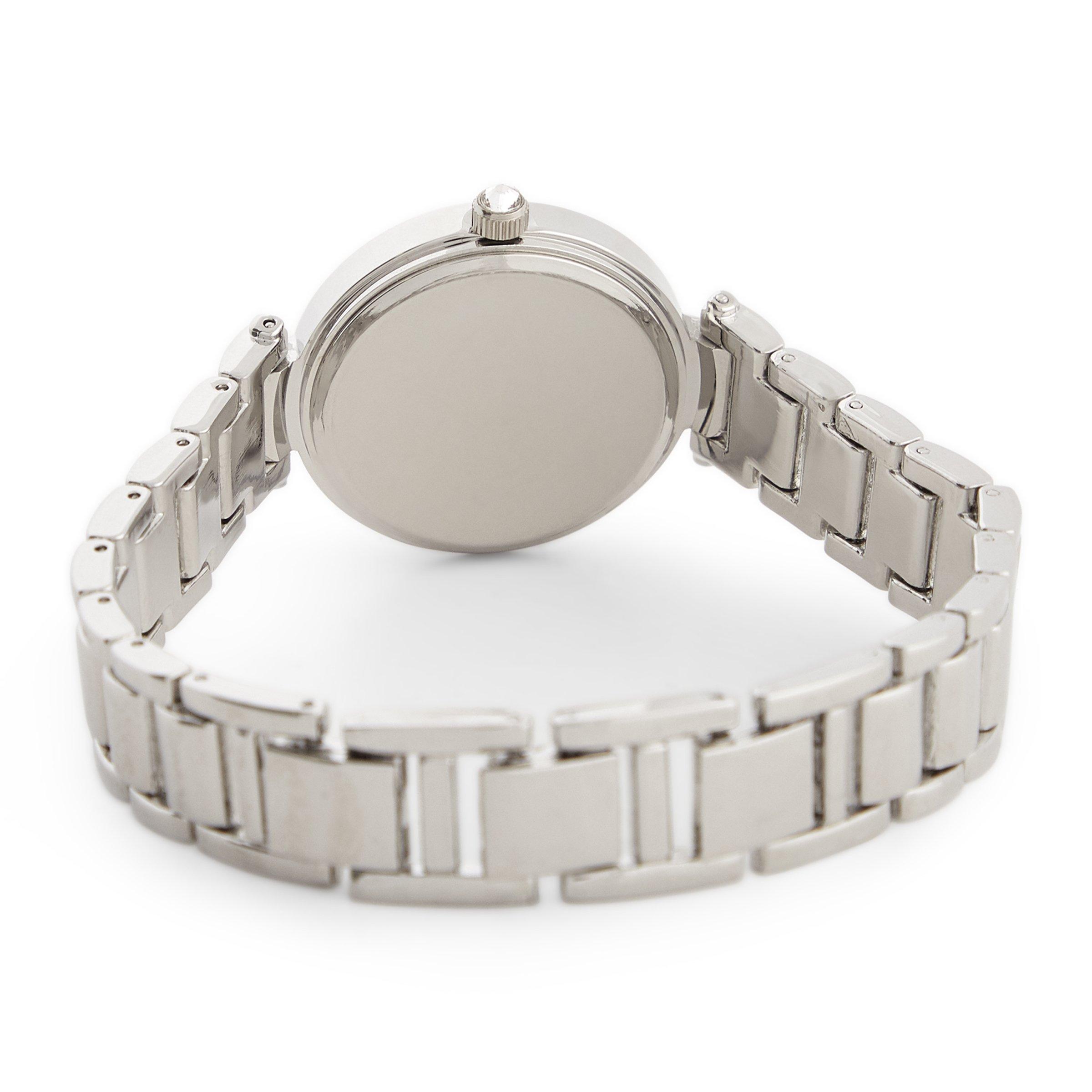 Dainty silver outlet watch