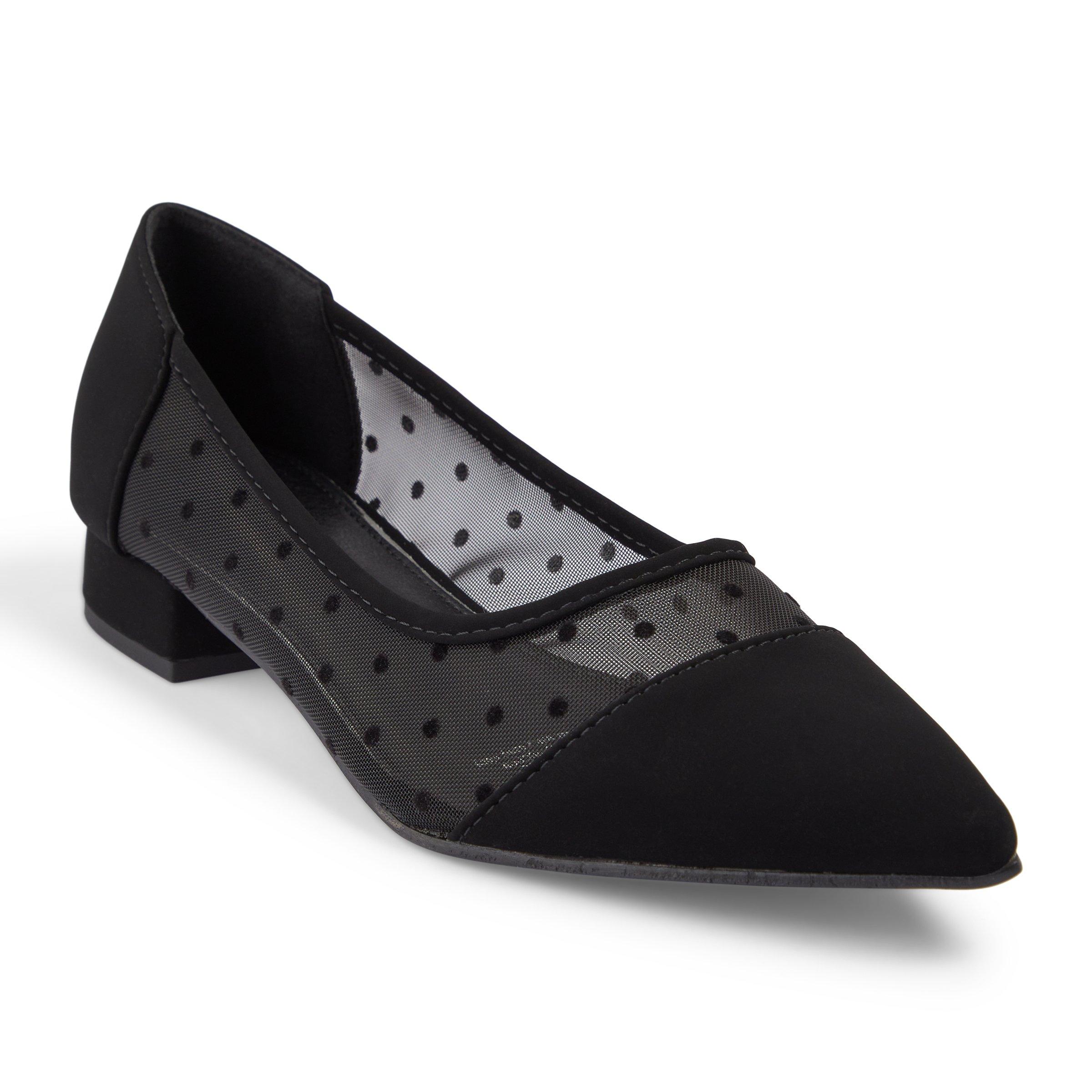 Black court 2024 shoes low heel