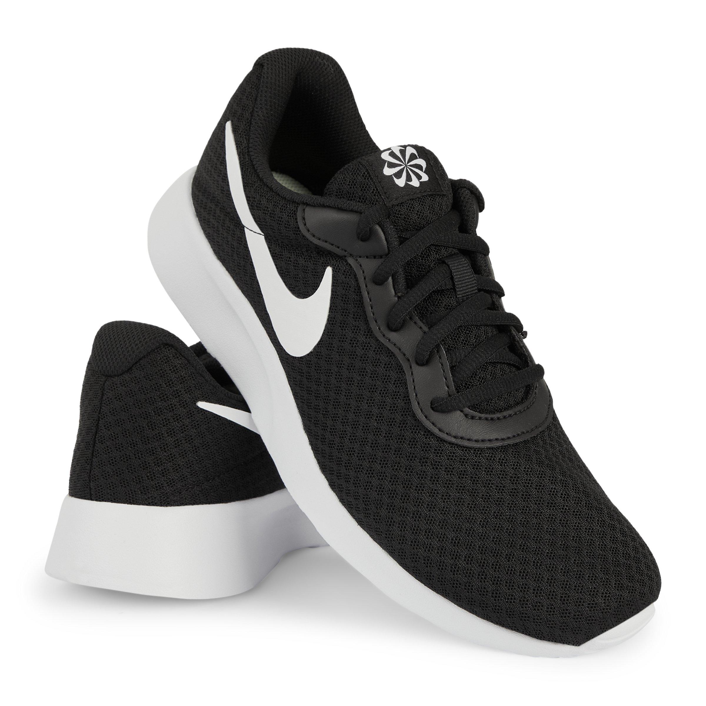 Are nike tanjun shoes slip cheap resistant