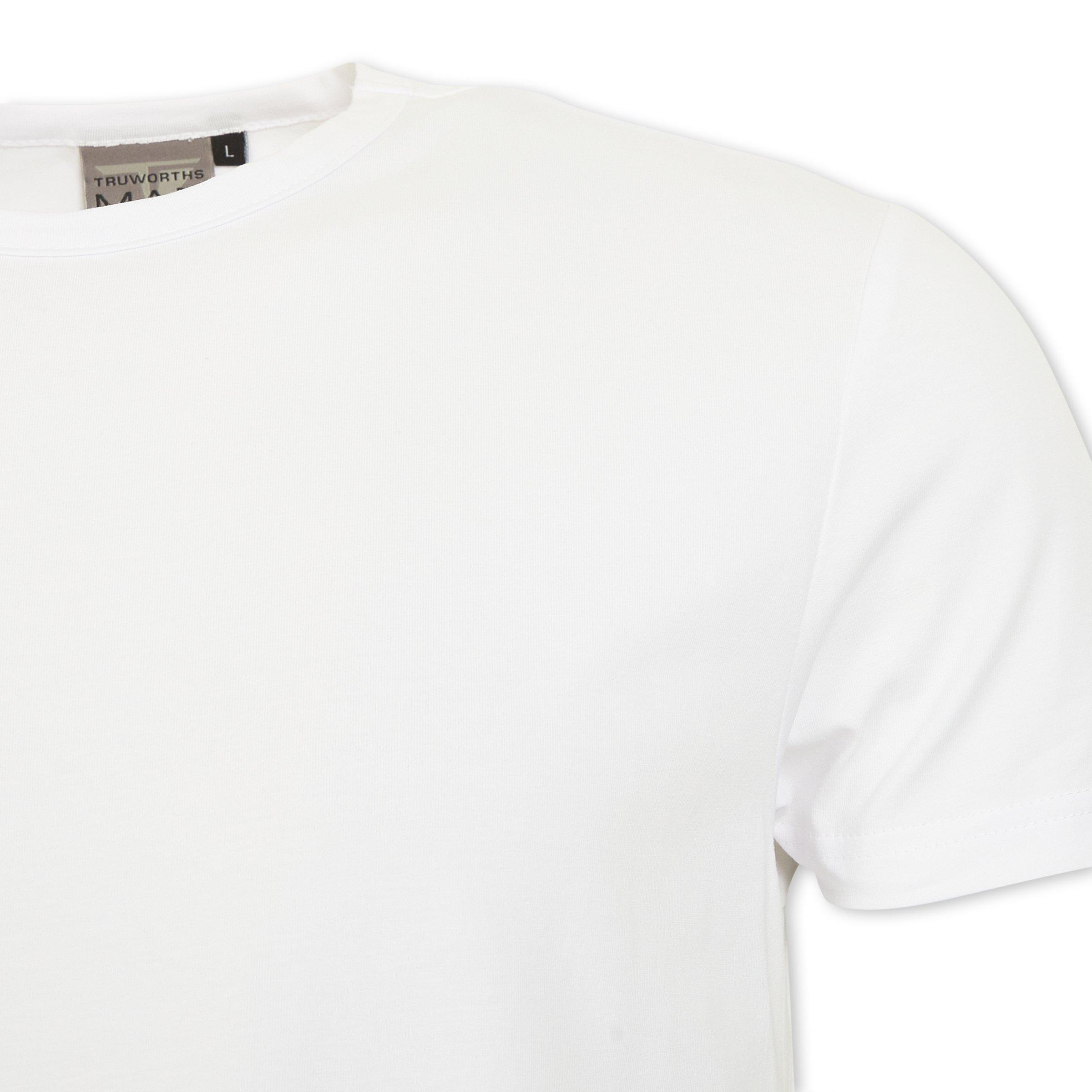 Plain White T-shirt (3118230)