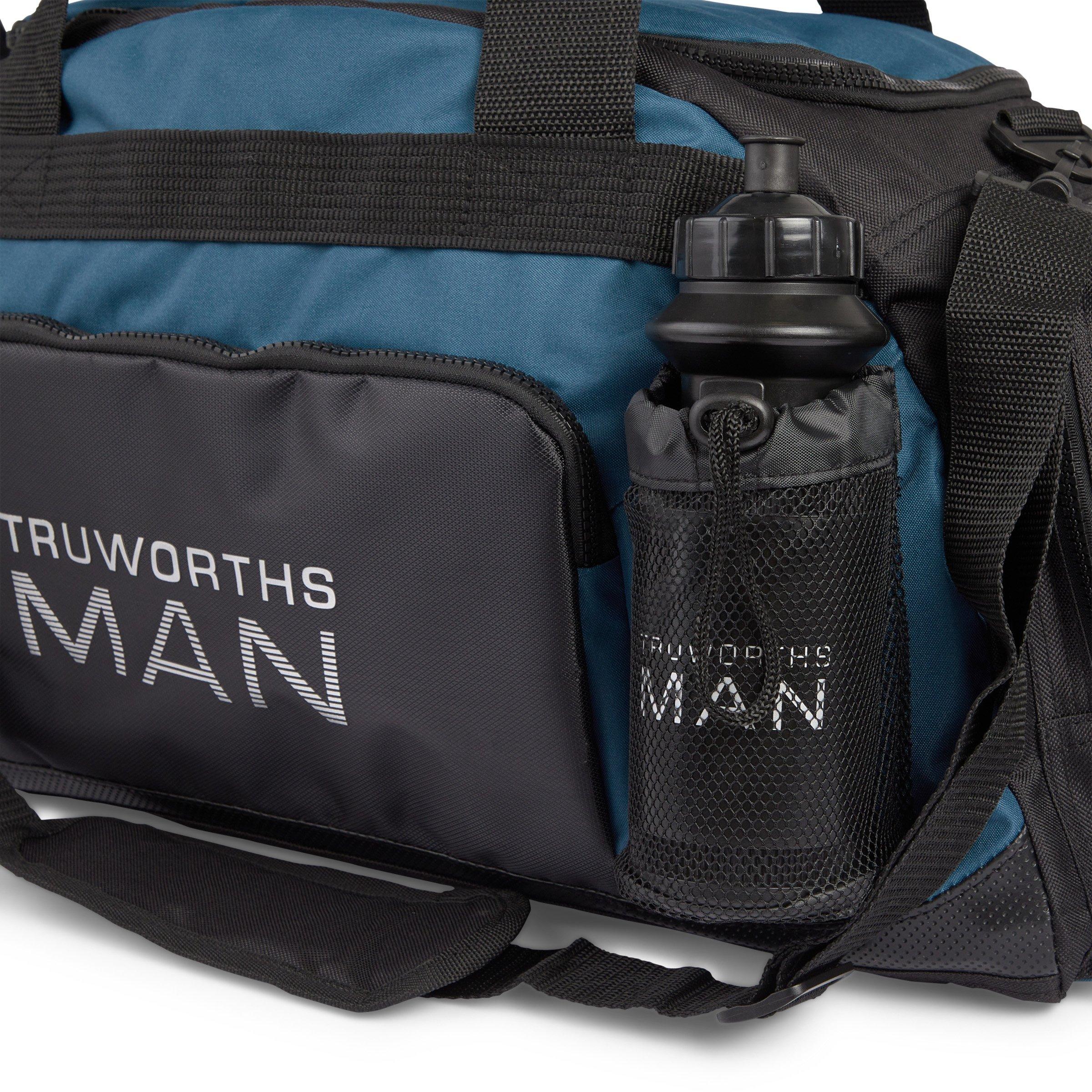 Colourblocked Weekender Bag With Bottle 3119647 Truworths Man