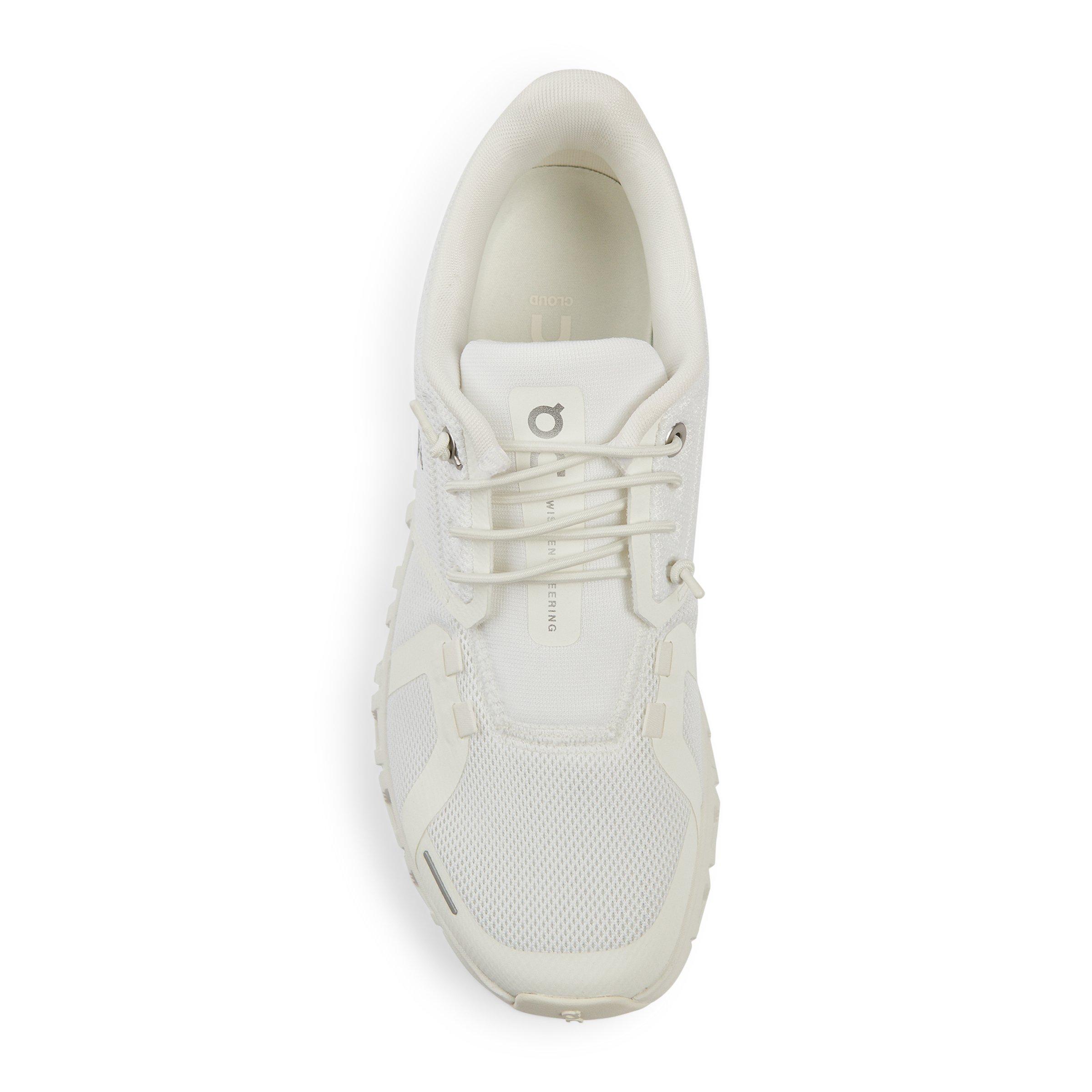 White Cloud 6 (3189956) | On