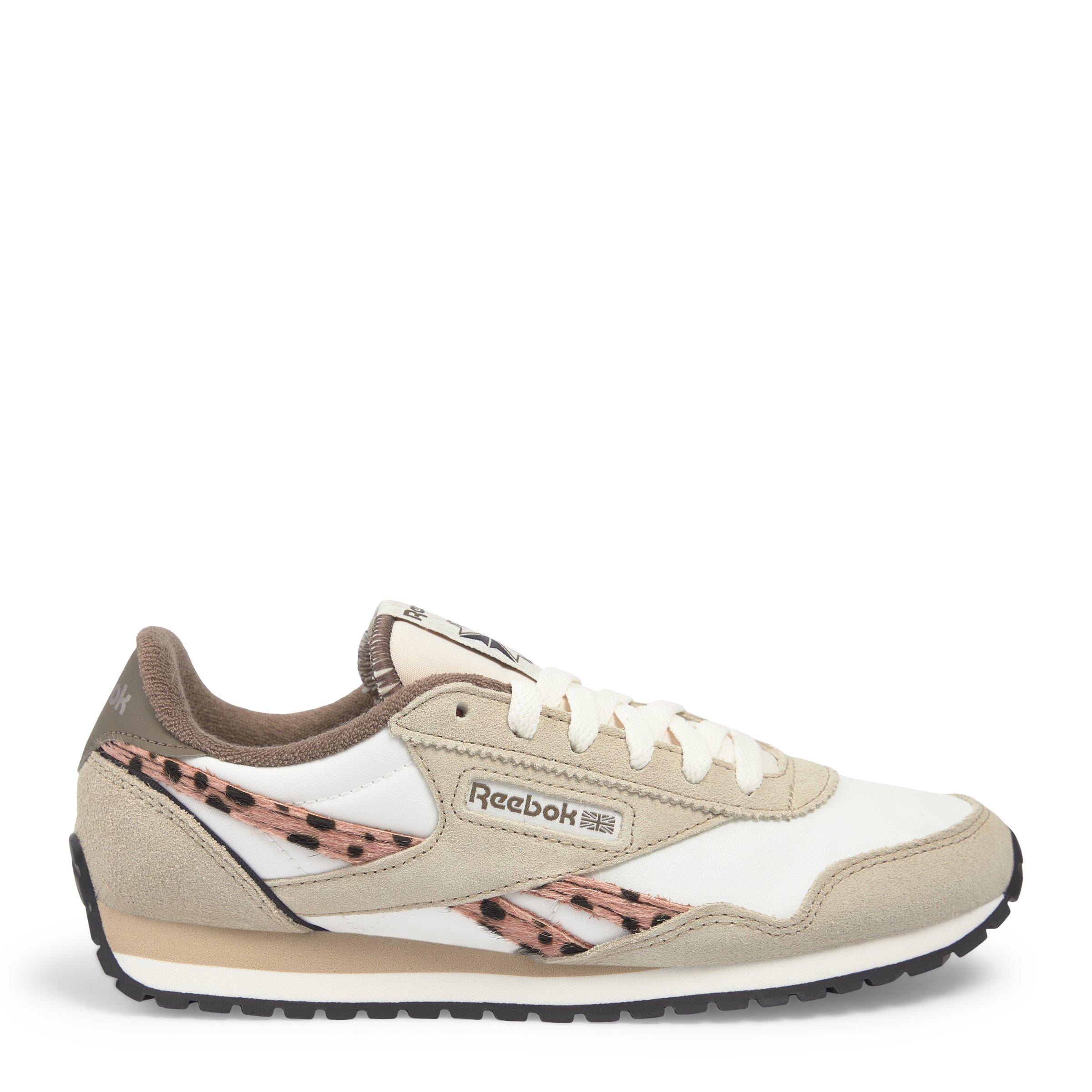 reibon Beige Classic AZ Sneaker (3210290) | Reebok