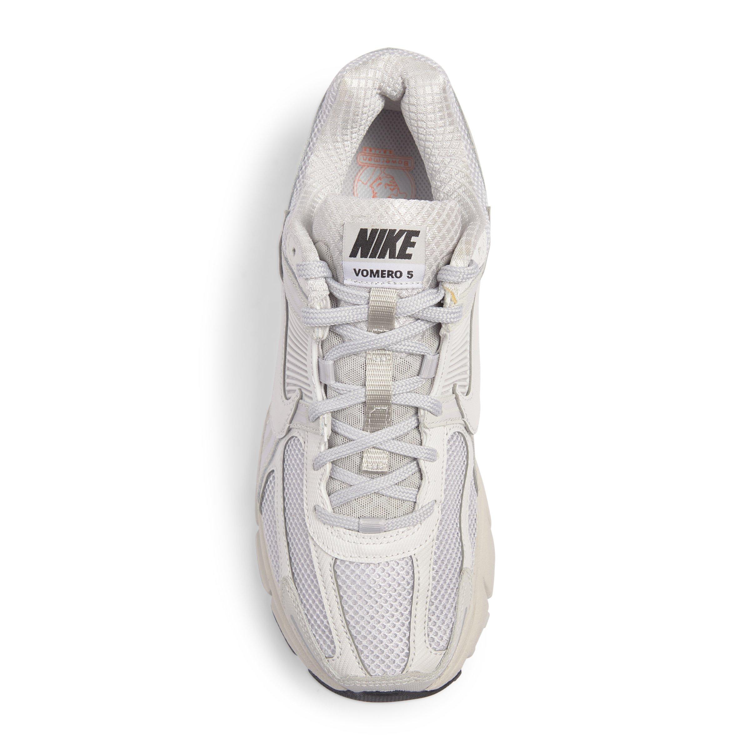 Silver Zoom Vomero 5 (3220751) | Nike