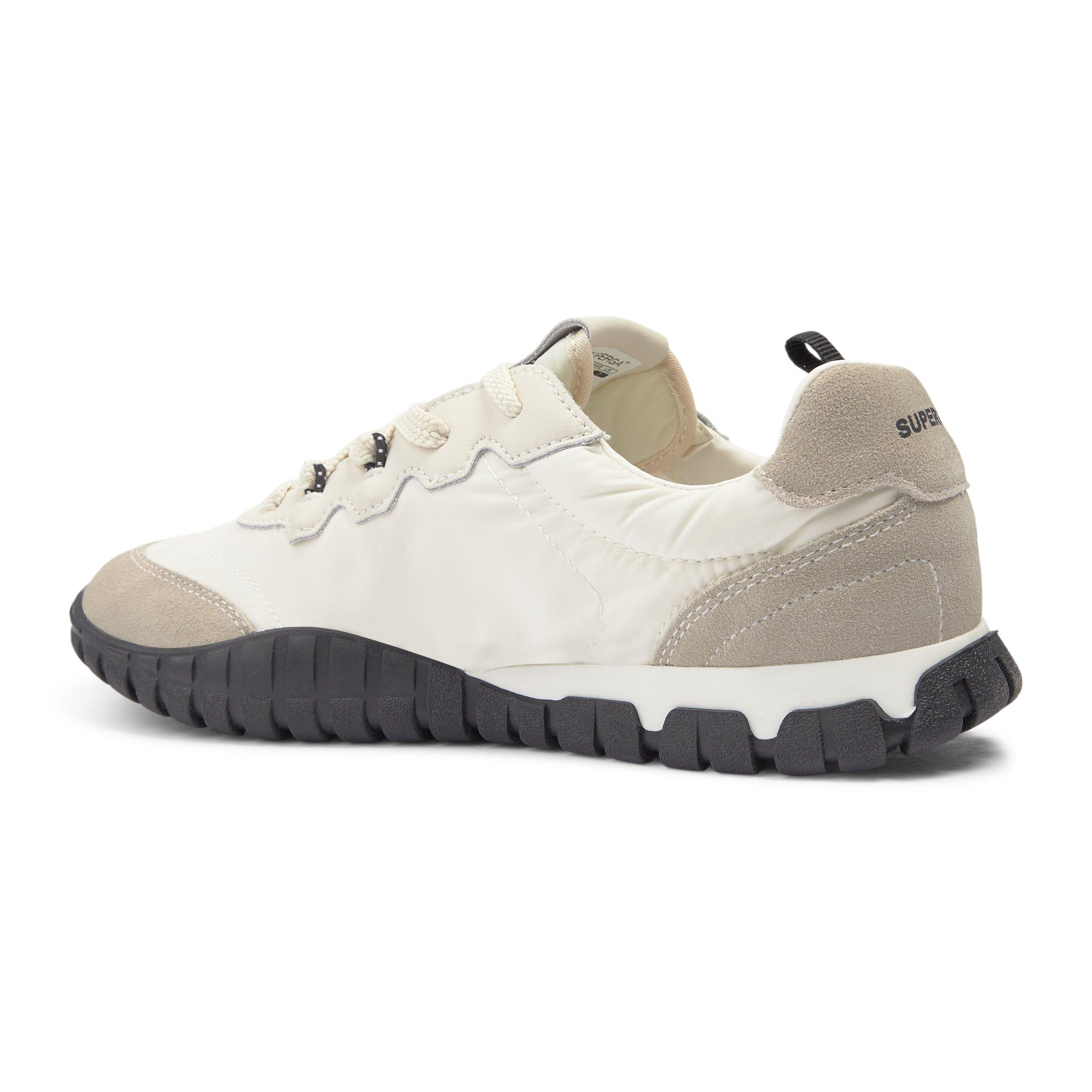 White 3890 Juno Training Urban Trek (3238920) | Superga