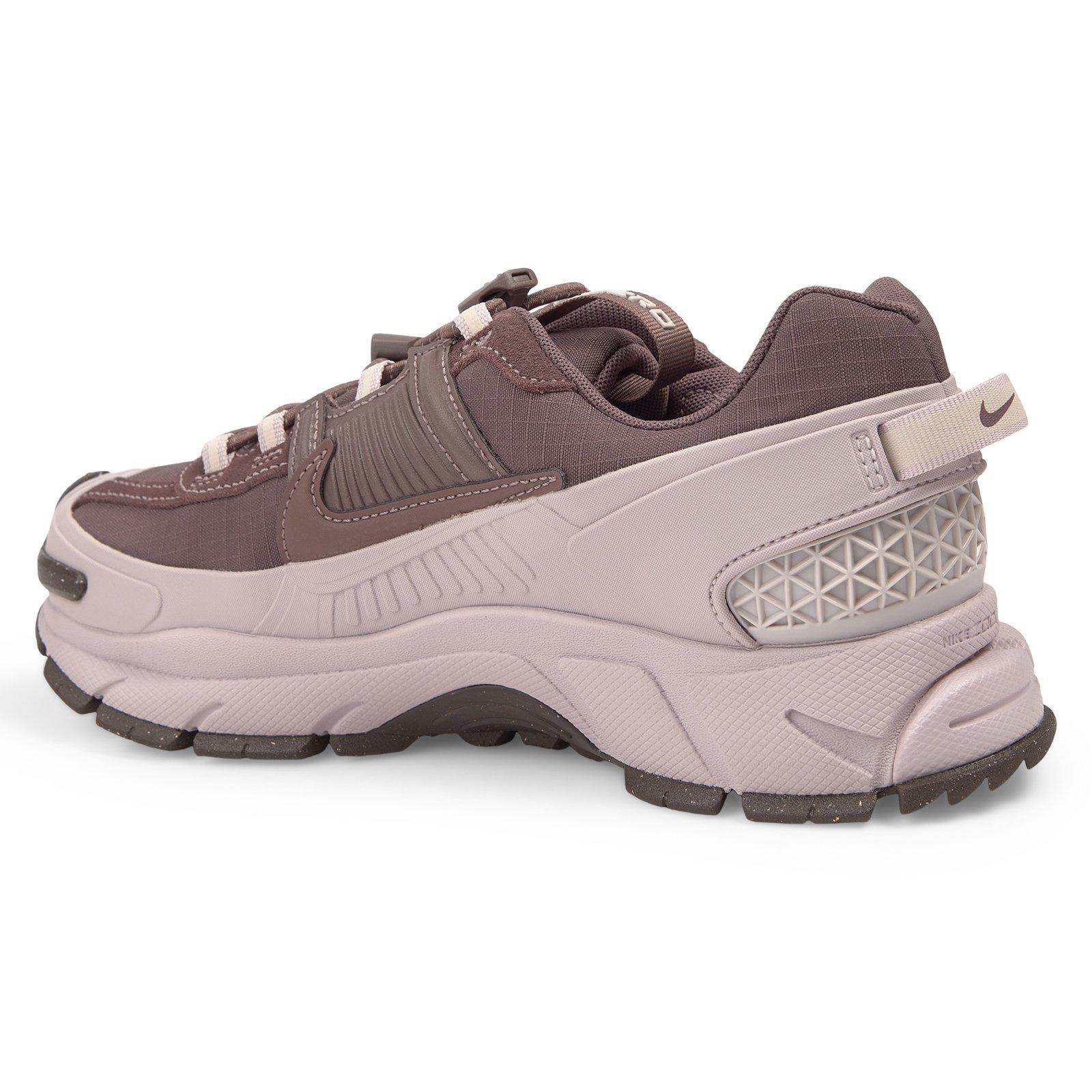 Burgundy Nike Zoom Vomero Roam (3266401) | Nike