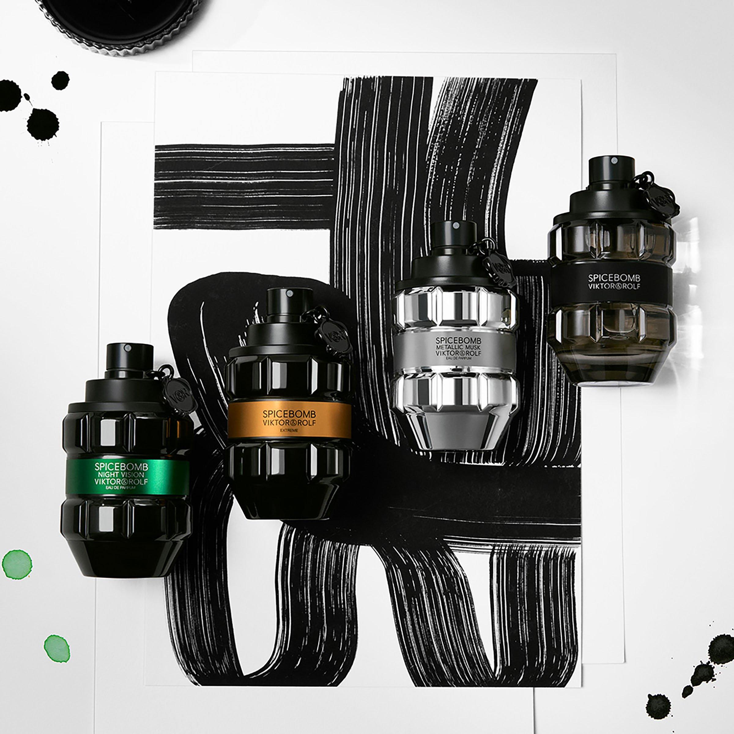 アミューズメント BIG 缶 11個セット Spicebomb Extreme 90ml Gift Set (3271535) | Viktor and Rolf