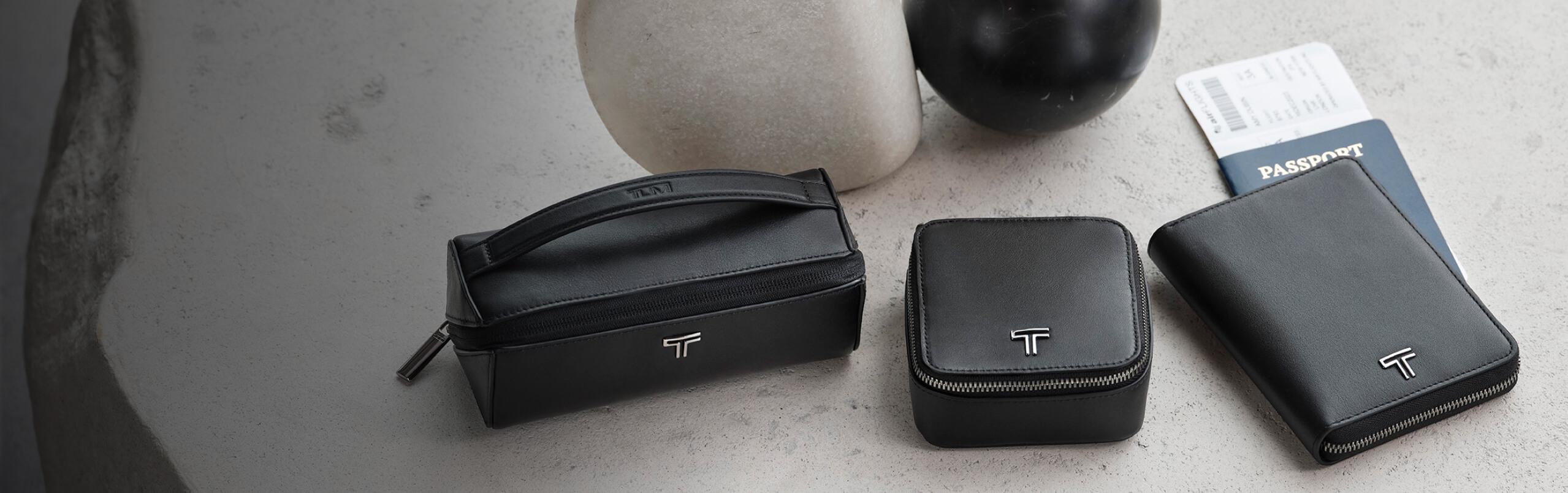 【美品】TUMI マルチパスポートケース　ラウンドジップ　011872EG Amazon.co.jp: TUMI Belden ジップアラウンド パスポートケース