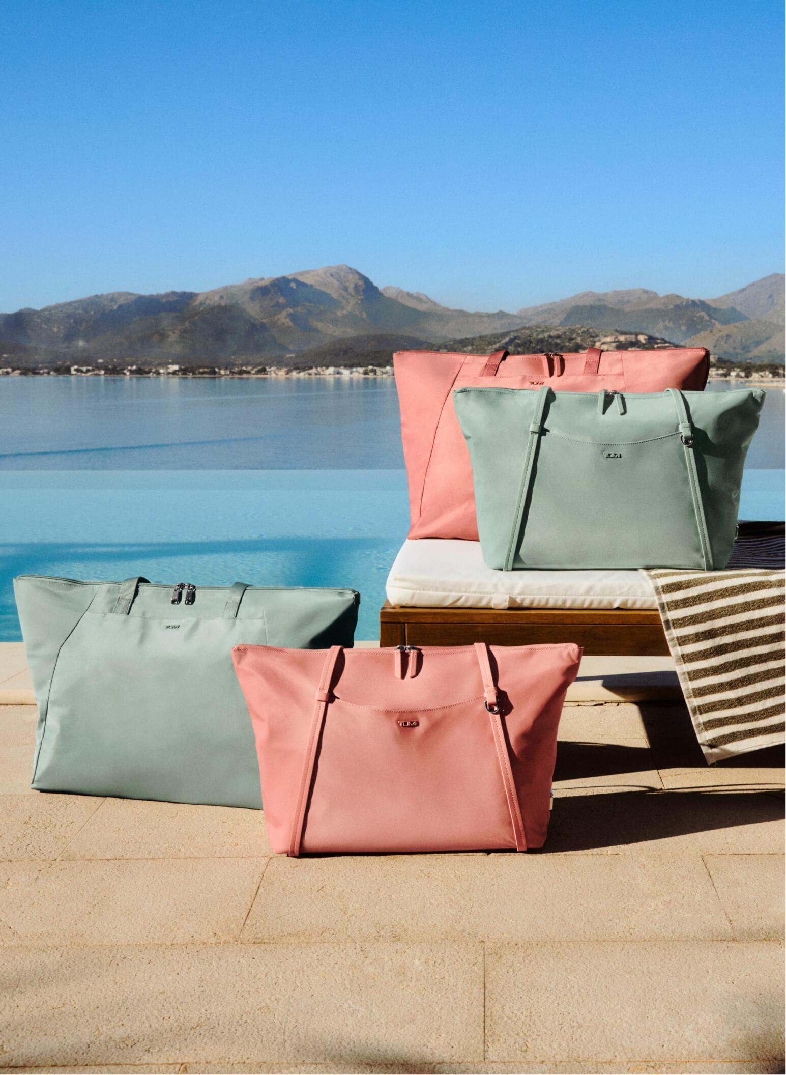 Voyageur bags