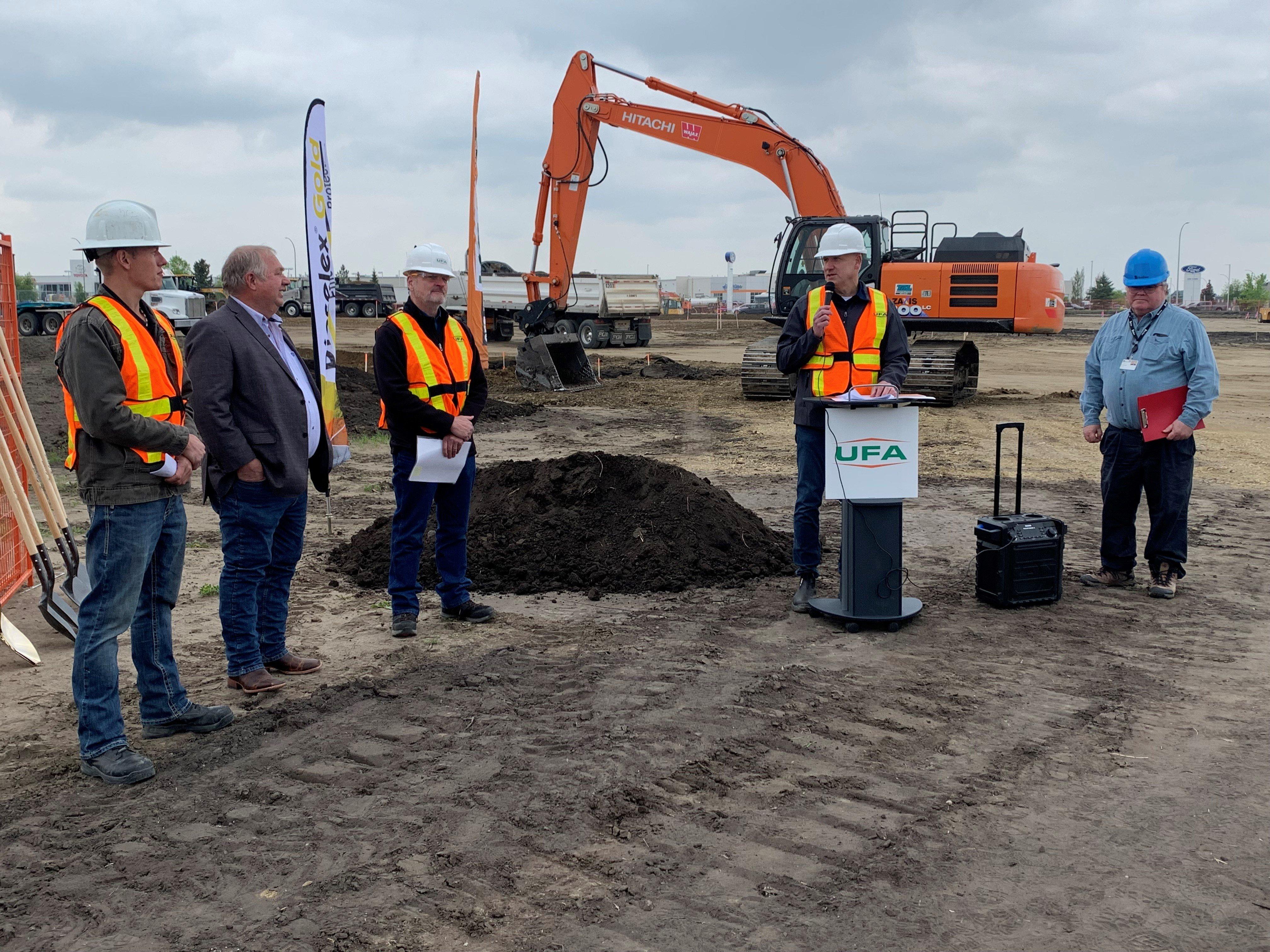 Glenn Bingley at Groundbreaking