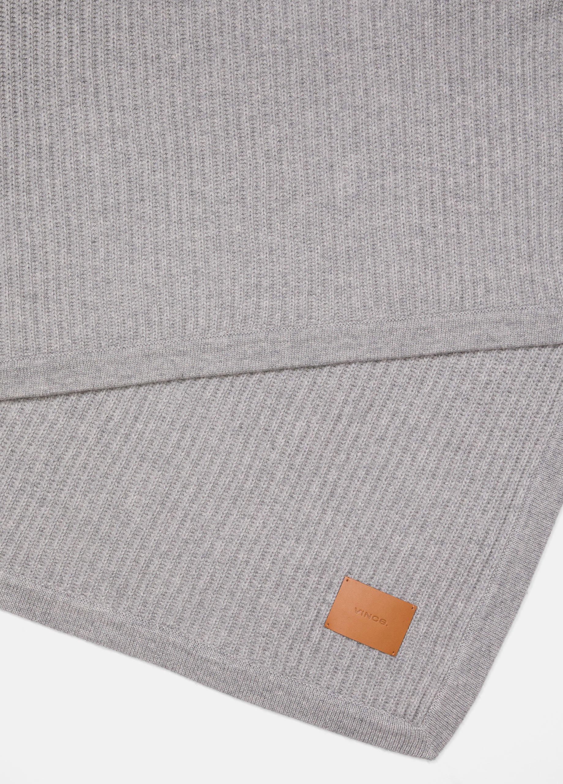 Wool and Cashmere Cardigan-Stitch Throw image number 3