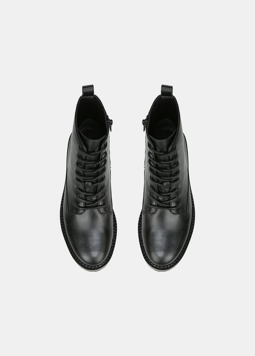Cabria Leather Lug Boot
