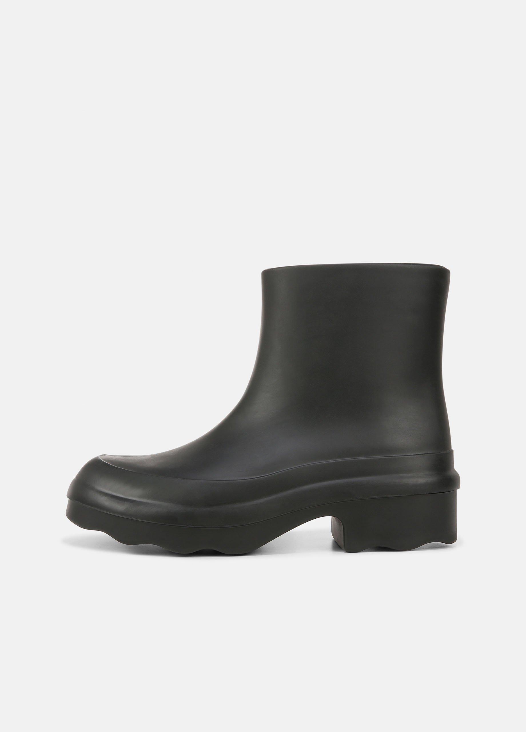 Nia Rainboot image number 0