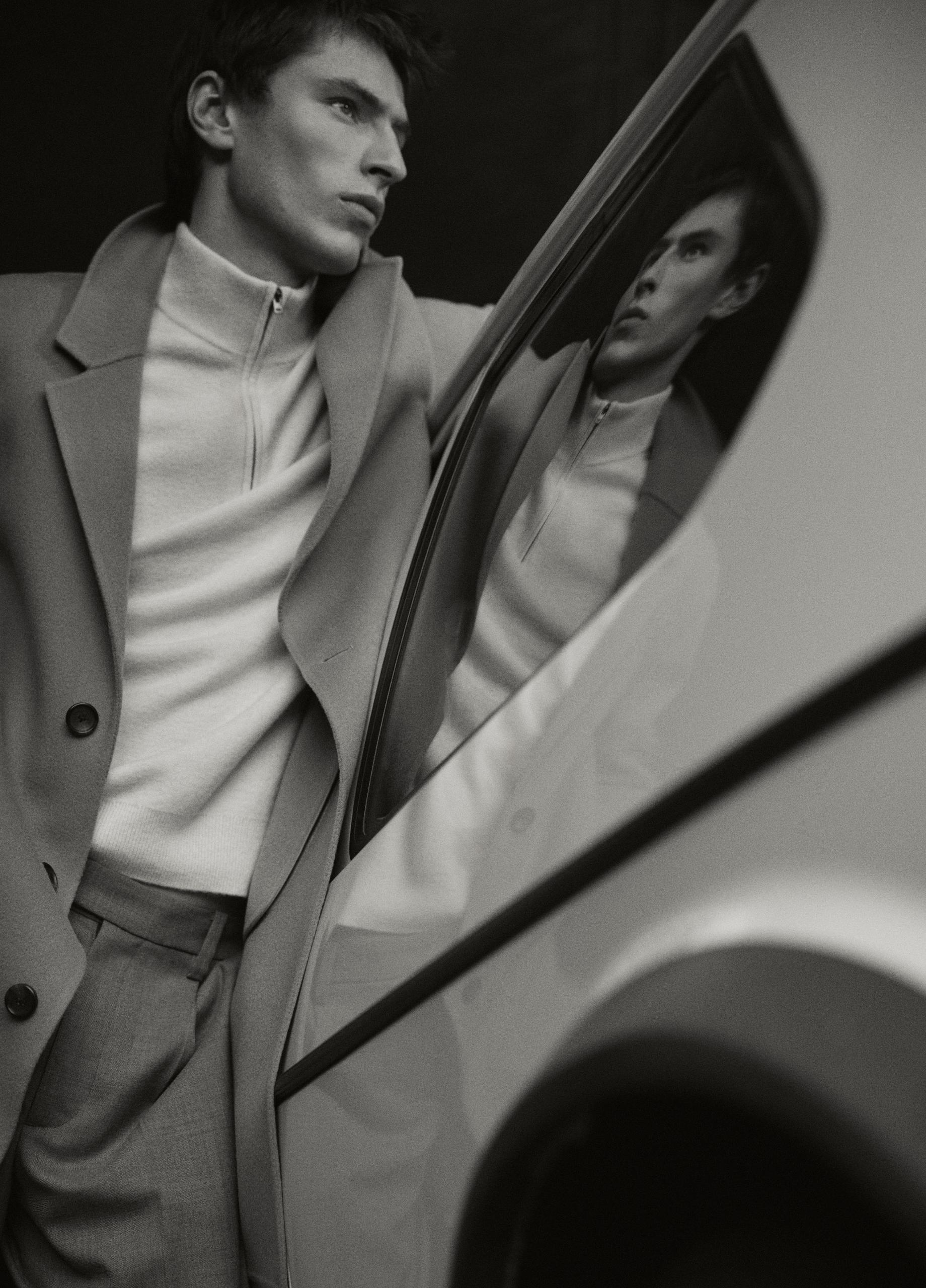 Plush Cashmere Quarter-Zip Sweater image number 4